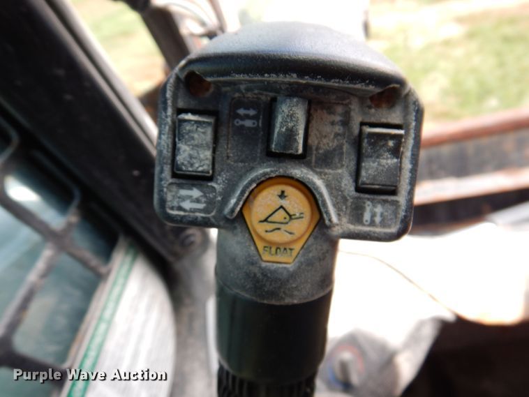 image for item KP9503 2015 Bobcat S750  skid steer loader