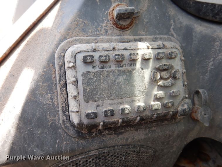 image for item KP9503 2015 Bobcat S750  skid steer loader