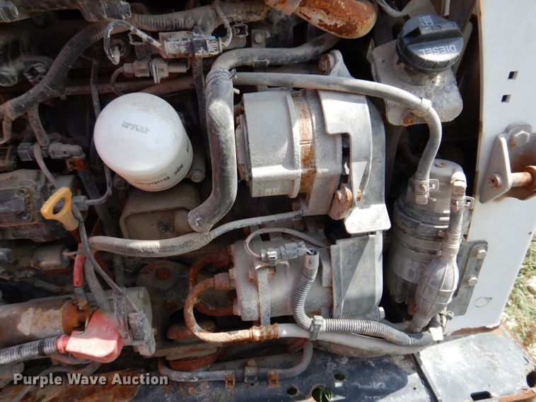 image for item KP9503 2015 Bobcat S750  skid steer loader