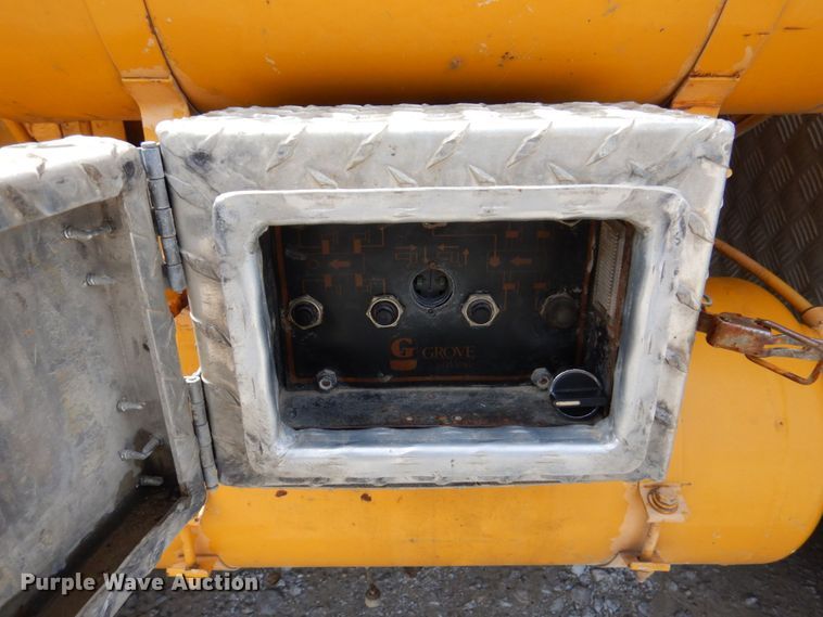 image for item KR9117 1998 Grove TMS635E  crane