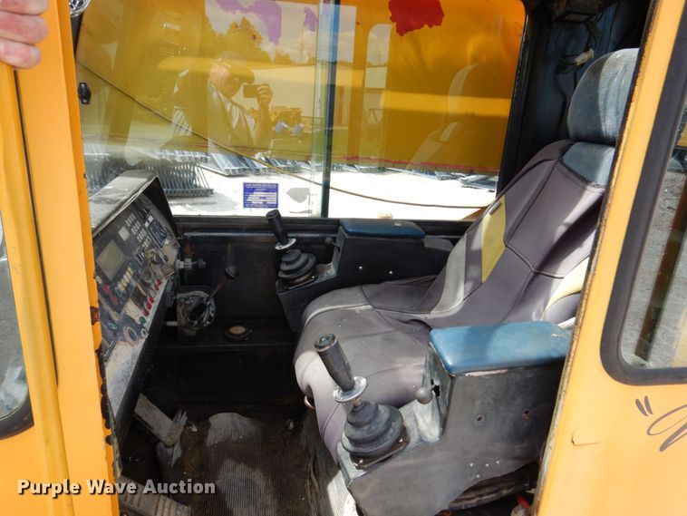 image for item KR9117 1998 Grove TMS635E  crane