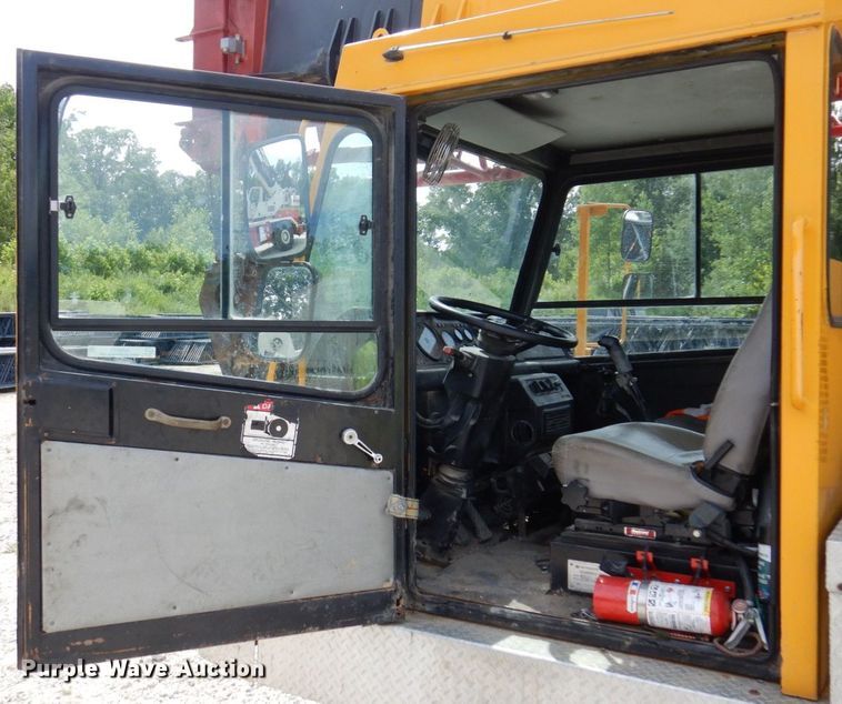 image for item KR9117 1998 Grove TMS635E  crane