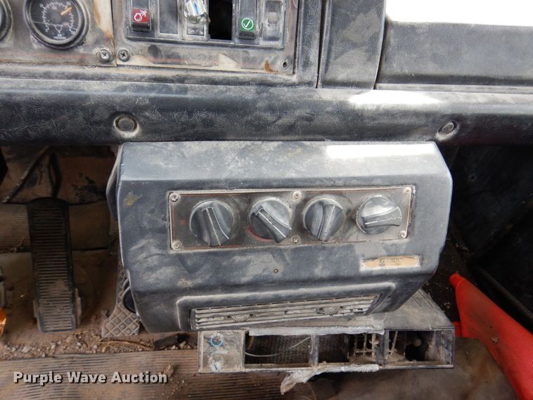 image for item KR9117 1998 Grove TMS635E  crane