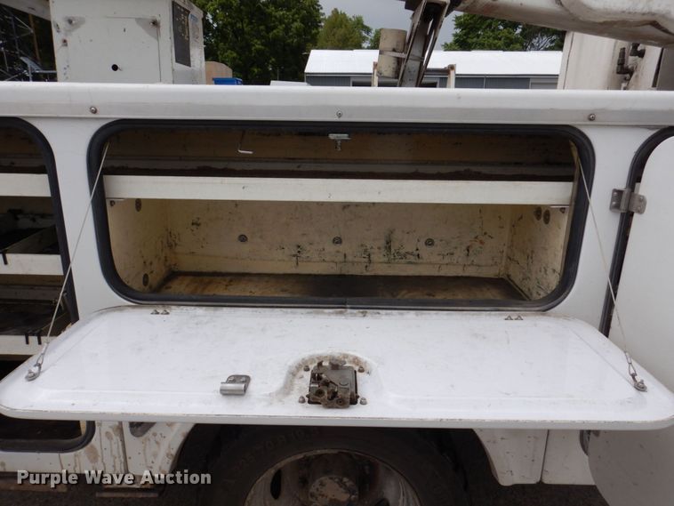 image for item KR9119 2008 Ford F550 Super Duty XL  bucket truck