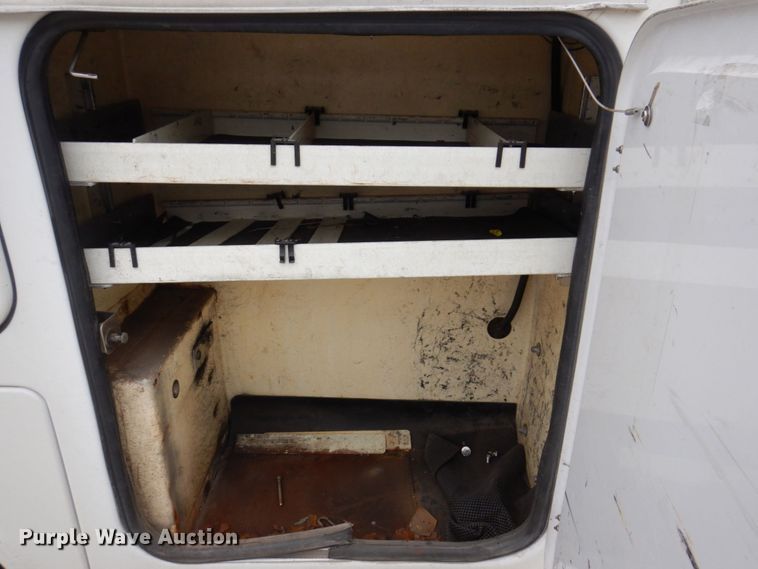 image for item KR9119 2008 Ford F550 Super Duty XL  bucket truck