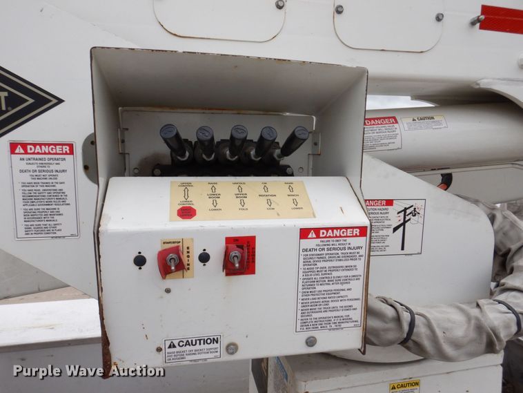 image for item KR9119 2008 Ford F550 Super Duty XL  bucket truck