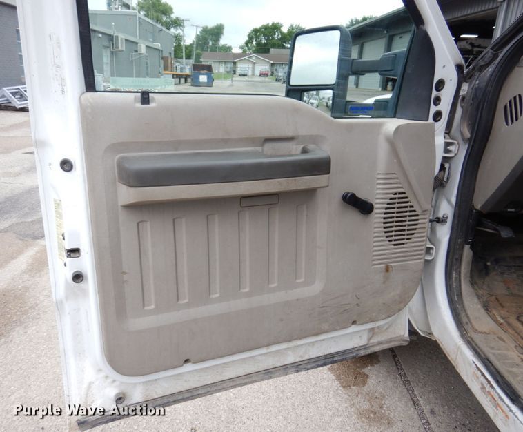 image for item KR9119 2008 Ford F550 Super Duty XL  bucket truck