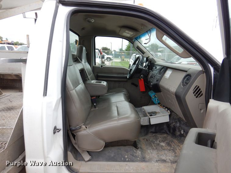 image for item KR9119 2008 Ford F550 Super Duty XL  bucket truck