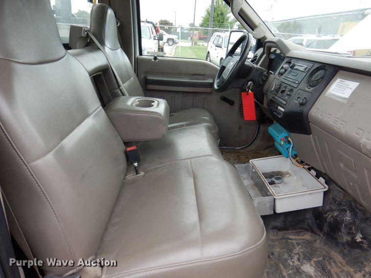 image for item KR9119 2008 Ford F550 Super Duty XL  bucket truck
