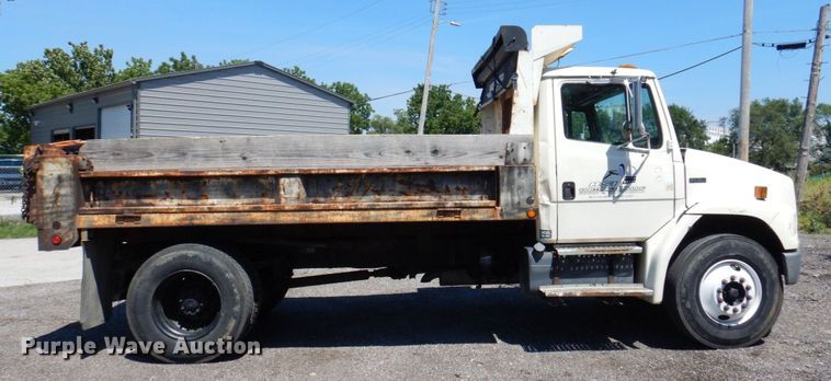 image for item KR9165 1999 Freightliner FL80  dump truck