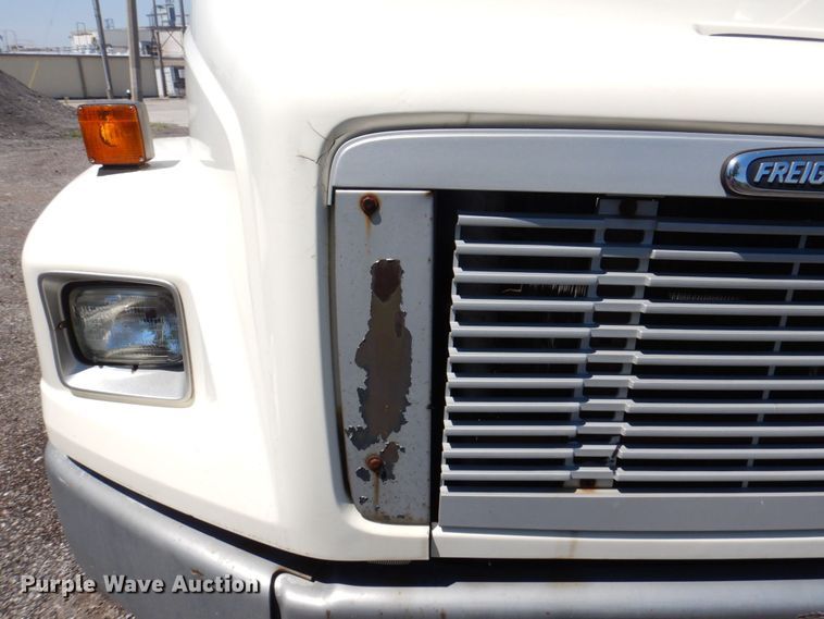 image for item KR9165 1999 Freightliner FL80  dump truck