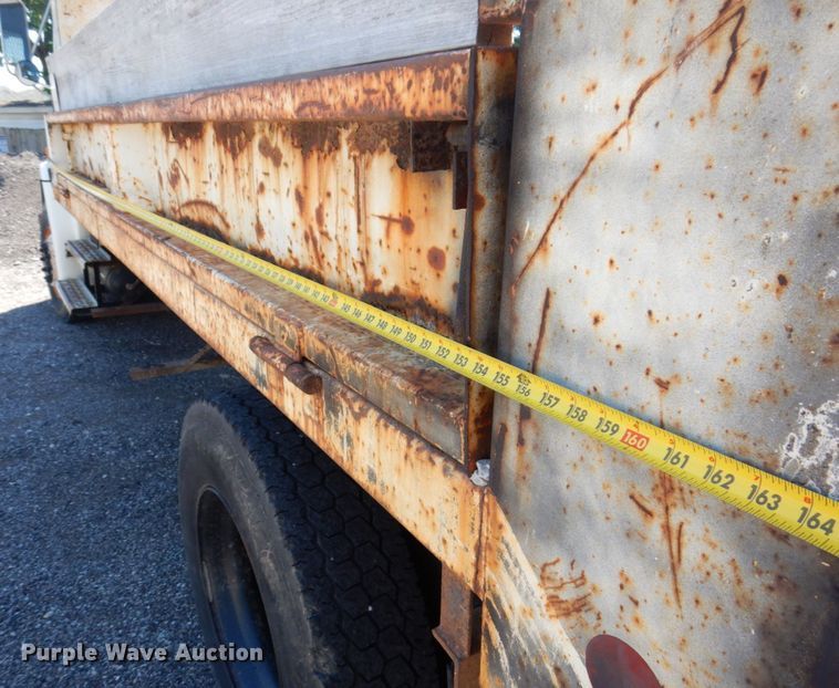 image for item KR9165 1999 Freightliner FL80  dump truck