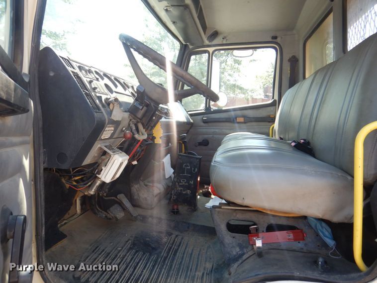 image for item KR9165 1999 Freightliner FL80  dump truck