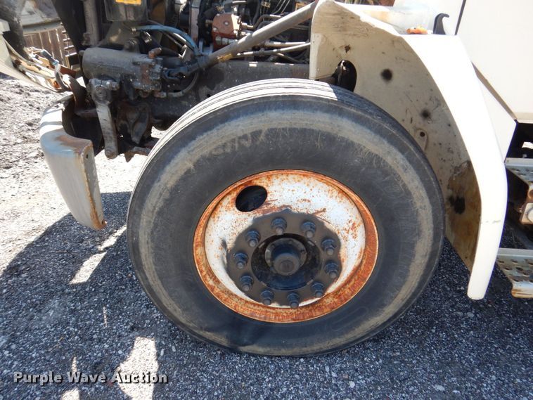 image for item KR9165 1999 Freightliner FL80  dump truck