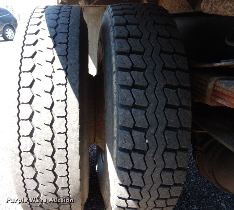 image for item KR9165 1999 Freightliner FL80  dump truck