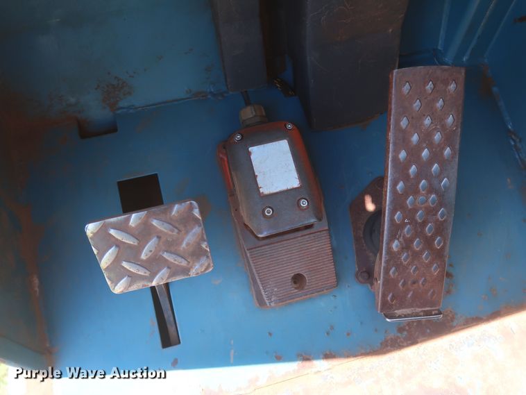 image for item KR9889 1999 Gradall 534D6-42  telehandler