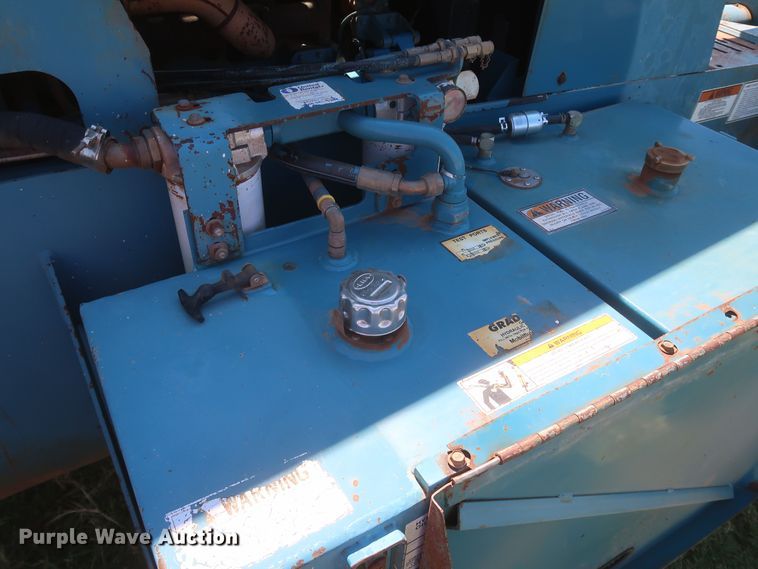 image for item KR9889 1999 Gradall 534D6-42  telehandler