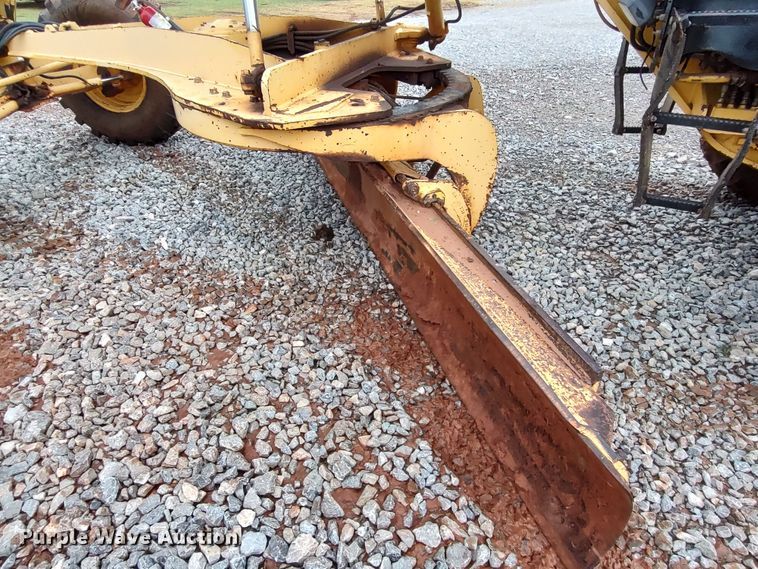 image for item LK9000 2006 Komatsu GD655-3C  motor grader