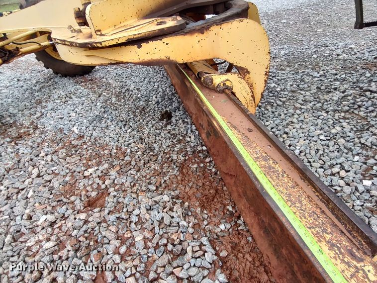 image for item LK9000 2006 Komatsu GD655-3C  motor grader