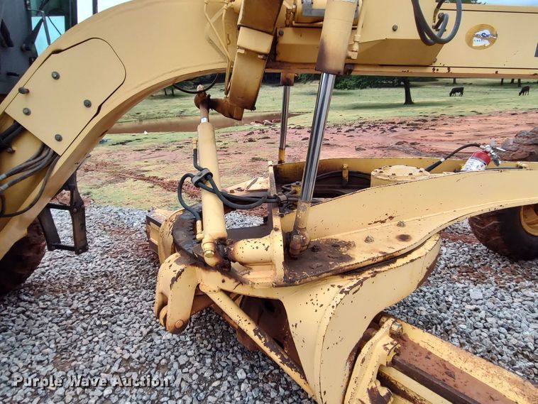 image for item LK9000 2006 Komatsu GD655-3C  motor grader