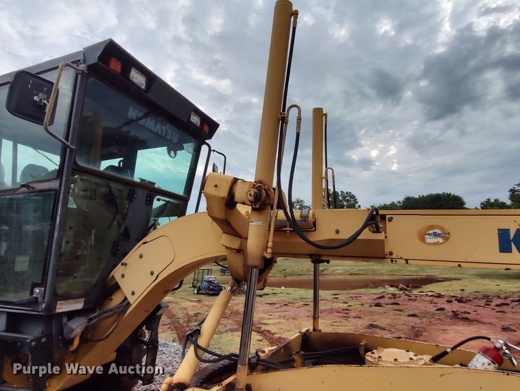 image for item LK9000 2006 Komatsu GD655-3C  motor grader