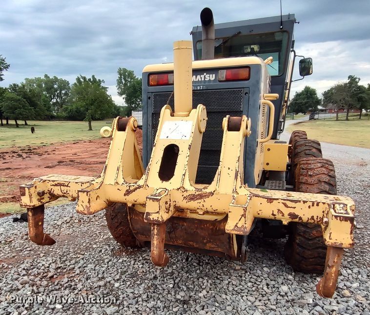 image for item LK9000 2006 Komatsu GD655-3C  motor grader