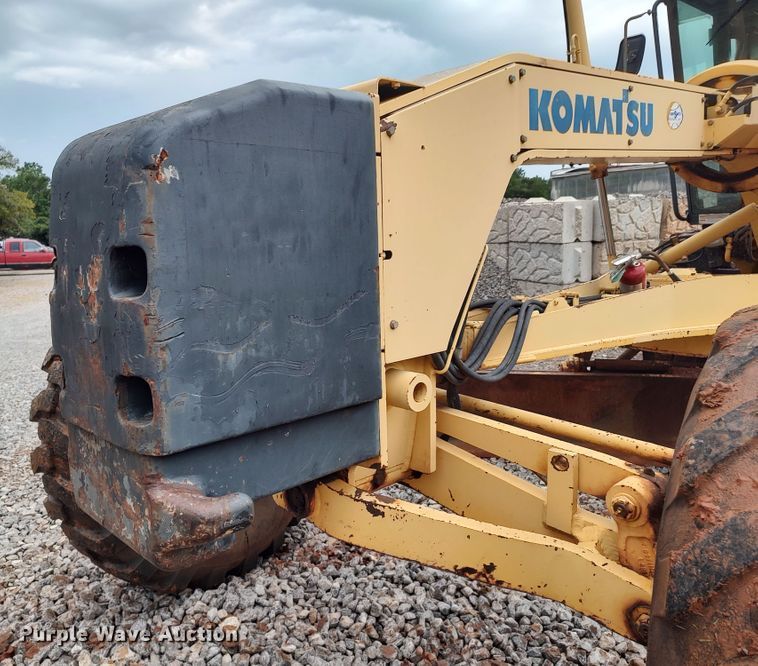 image for item LK9000 2006 Komatsu GD655-3C  motor grader