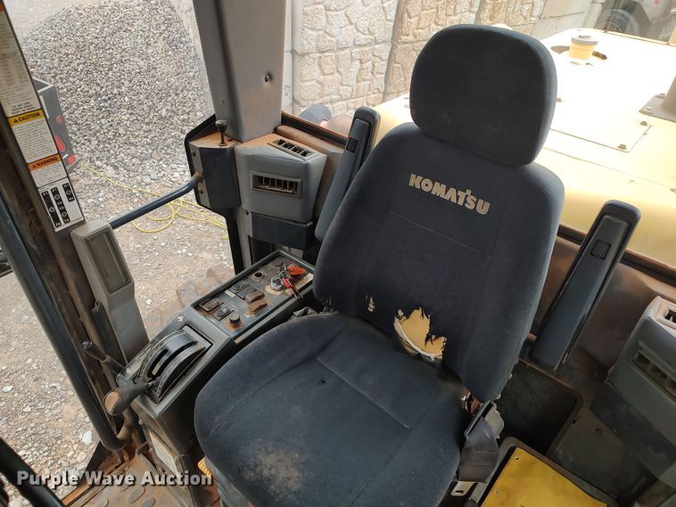 image for item LK9000 2006 Komatsu GD655-3C  motor grader