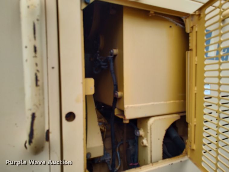 image for item LK9000 2006 Komatsu GD655-3C  motor grader