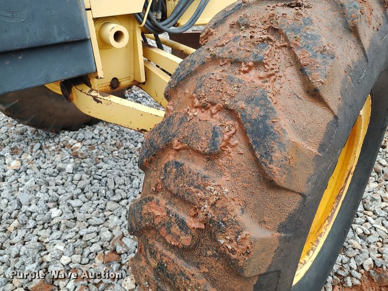 image for item LK9000 2006 Komatsu GD655-3C  motor grader