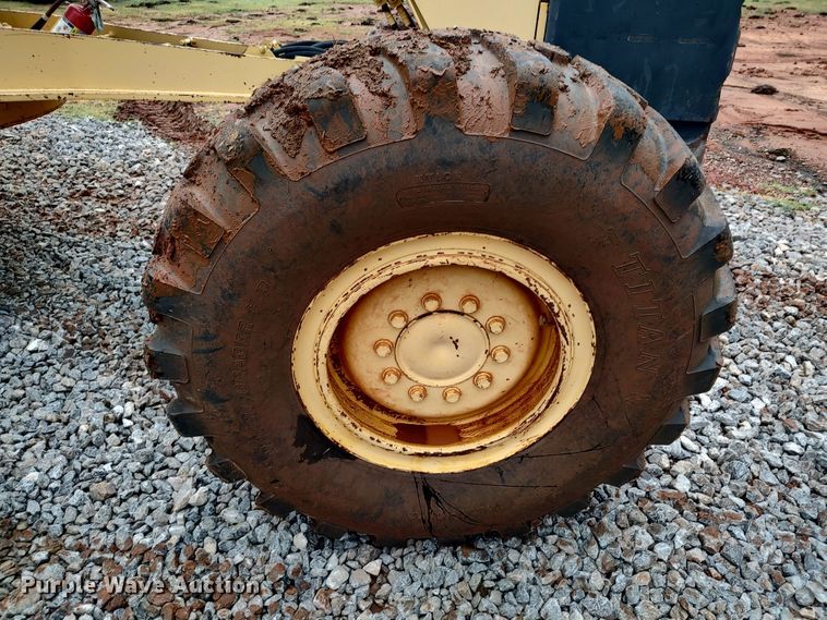 image for item LK9000 2006 Komatsu GD655-3C  motor grader