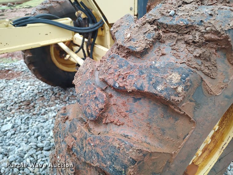 image for item LK9000 2006 Komatsu GD655-3C  motor grader