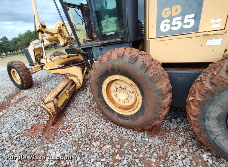 image for item LK9000 2006 Komatsu GD655-3C  motor grader