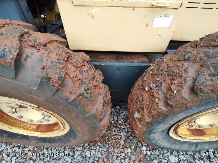 image for item LK9000 2006 Komatsu GD655-3C  motor grader