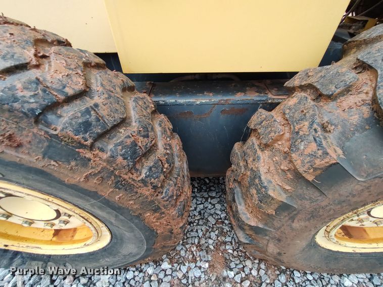 image for item LK9000 2006 Komatsu GD655-3C  motor grader