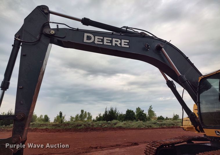 image for item LK9001 2007 John Deere 350D  excavator