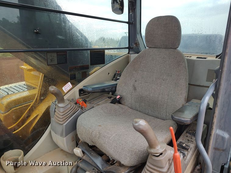 image for item LK9001 2007 John Deere 350D  excavator