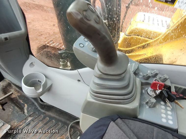 image for item LK9002 2013 John Deere 350G  excavator