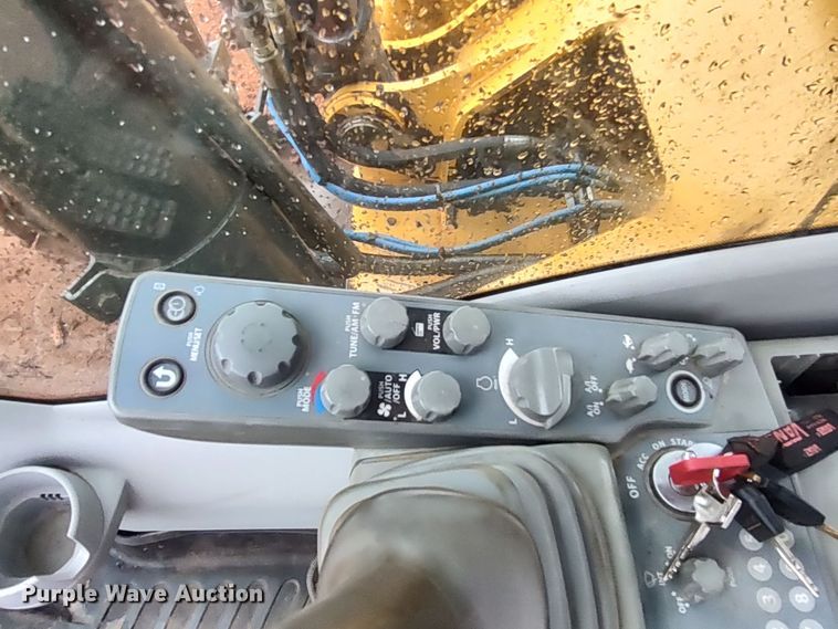 image for item LK9002 2013 John Deere 350G  excavator