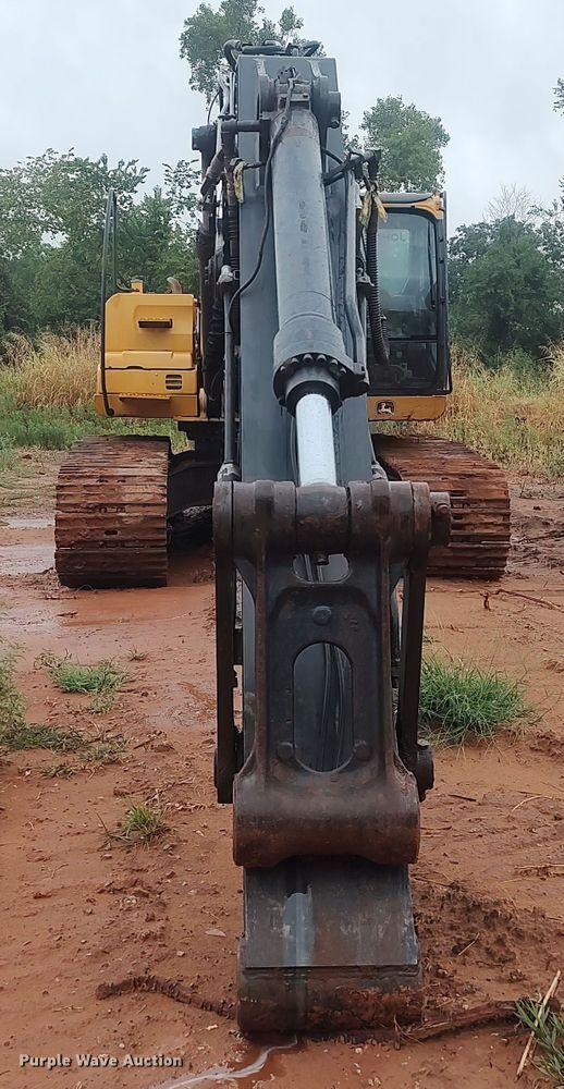 image for item LK9003 2006 John Deere 350DLC  excavator