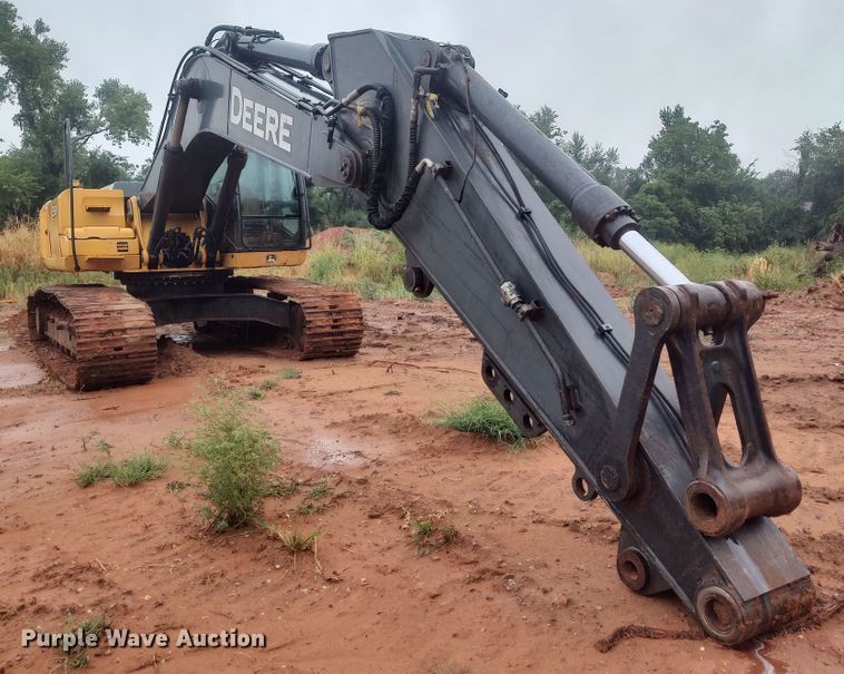 image for item LK9003 2006 John Deere 350DLC  excavator