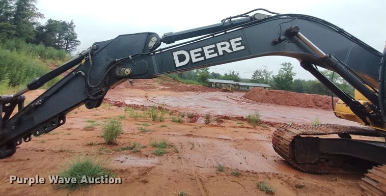 image for item LK9003 2006 John Deere 350DLC  excavator