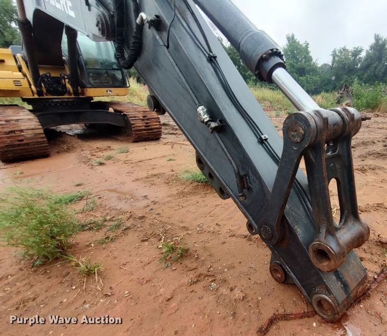 image for item LK9003 2006 John Deere 350DLC  excavator