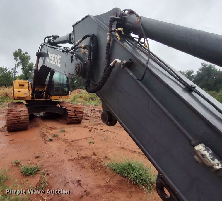 image for item LK9003 2006 John Deere 350DLC  excavator