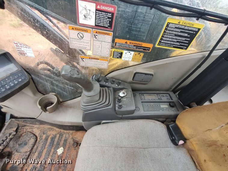 image for item LK9003 2006 John Deere 350DLC  excavator