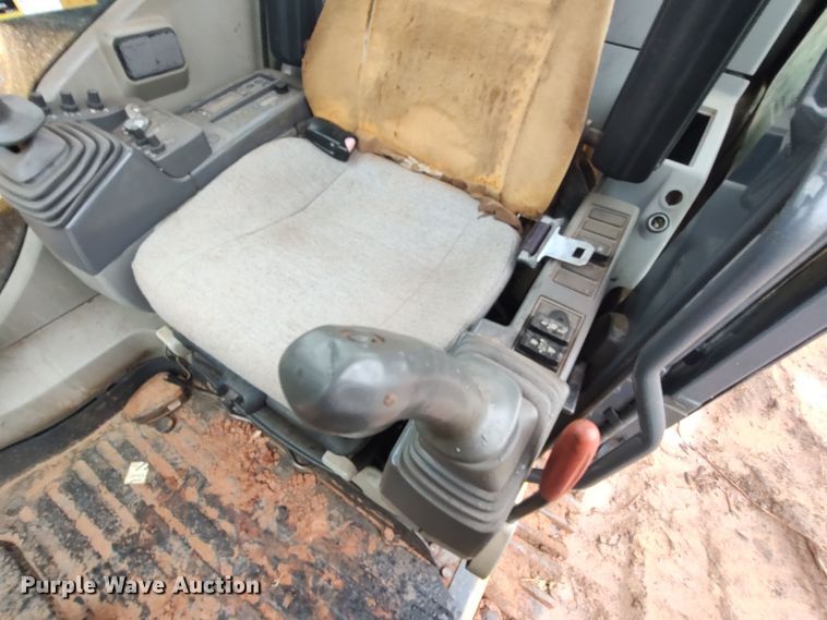 image for item LK9003 2006 John Deere 350DLC  excavator