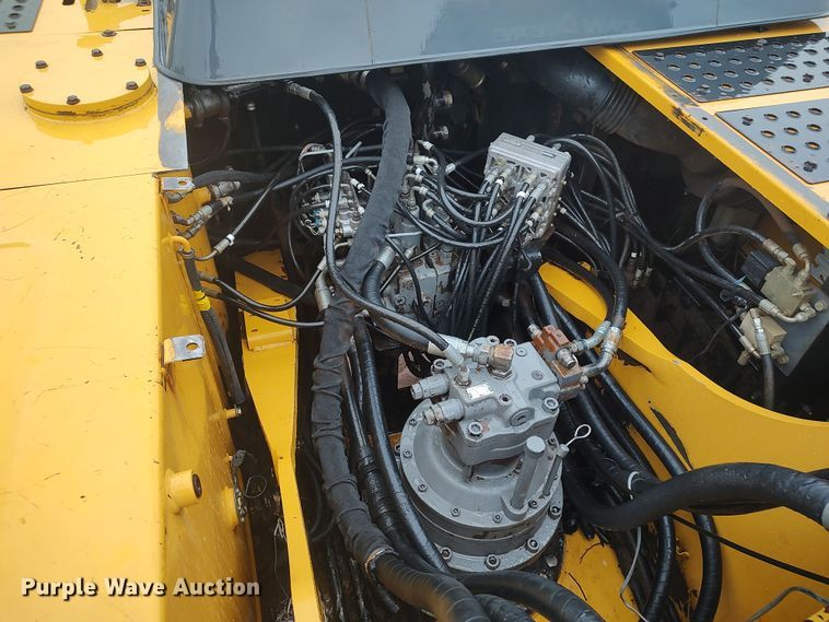 image for item LK9003 2006 John Deere 350DLC  excavator