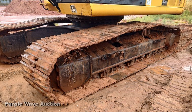 image for item LK9003 2006 John Deere 350DLC  excavator