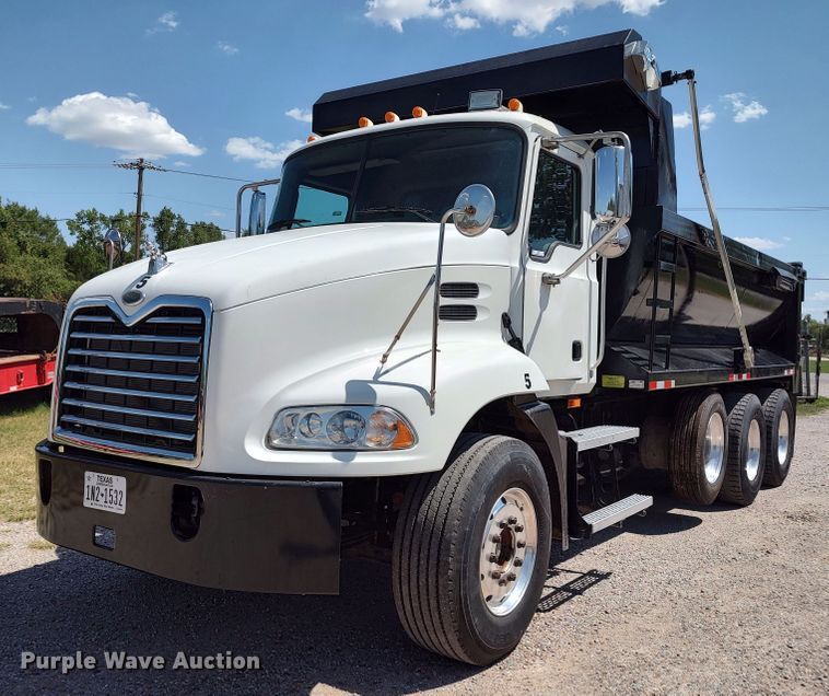 image for item LK9024 2007 Mack CXN612  dump truck