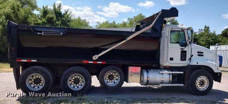 image for item LK9024 2007 Mack CXN612  dump truck